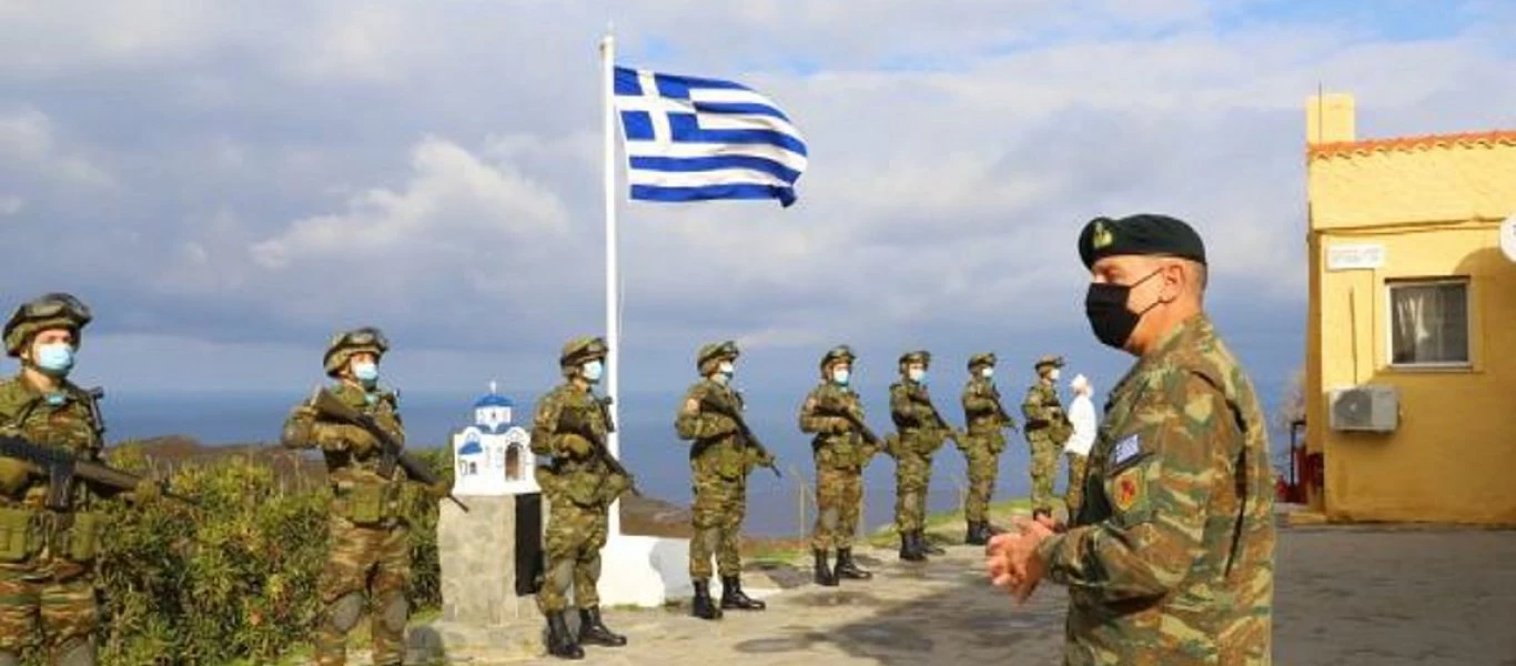 Στα «κάγκελα» τα τουρκικά ΜΜΕ γιατί ο αρχηγός ΓΕΕΘΑ επισκέφθηκε τα νησιά: «Είναι αποστρατικοποιημένα»